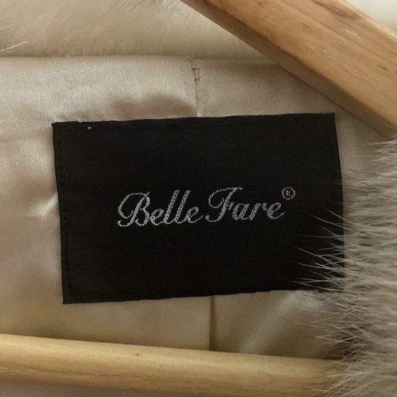 Dry cleaned. Excellent shape. - Picture 4 of 5